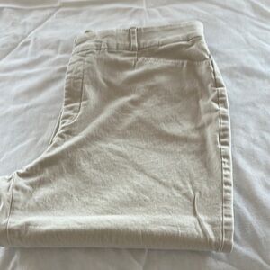 Gloria Vanderbilt light beige capris. Little past knee if short